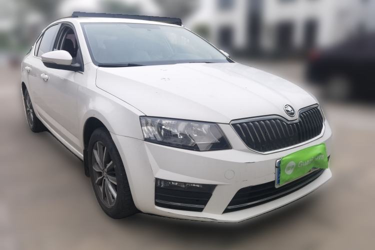 Used Skoda Octavia 2017 Classic Model 1.6L Automatic Comfort Edition Front Right 45 Deg