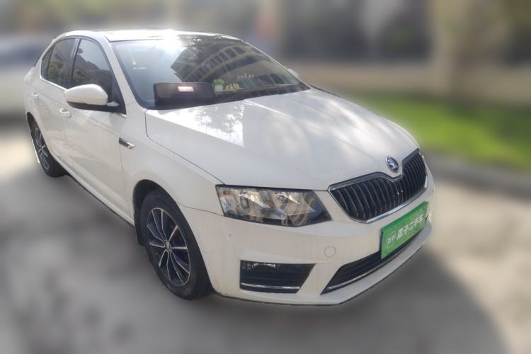 Used Skoda Octavia 2017 1.6L Automatic Smart Drive Edition Front Right 45 Deg