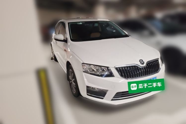 Used Skoda Octavia 2017 1.6L Automatic Chuanxing Edition Front Right 45 Deg