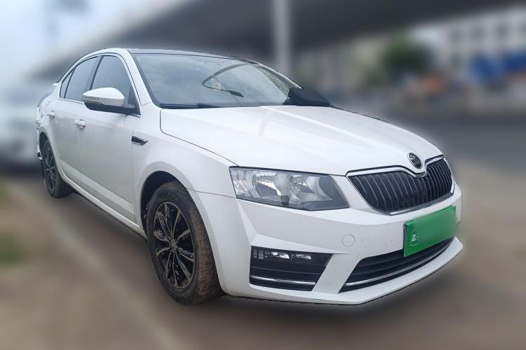 Used Skoda Octavia 2017 1.6L Manual Smart Drive Edition Front Right 45 Deg
