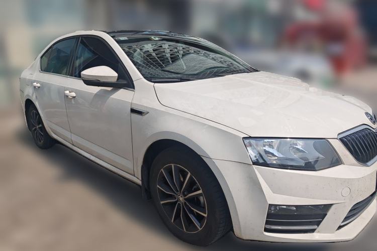 Used Skoda Octavia 2017 1.6L Automatic Smart Drive Edition Front Right 45 Deg