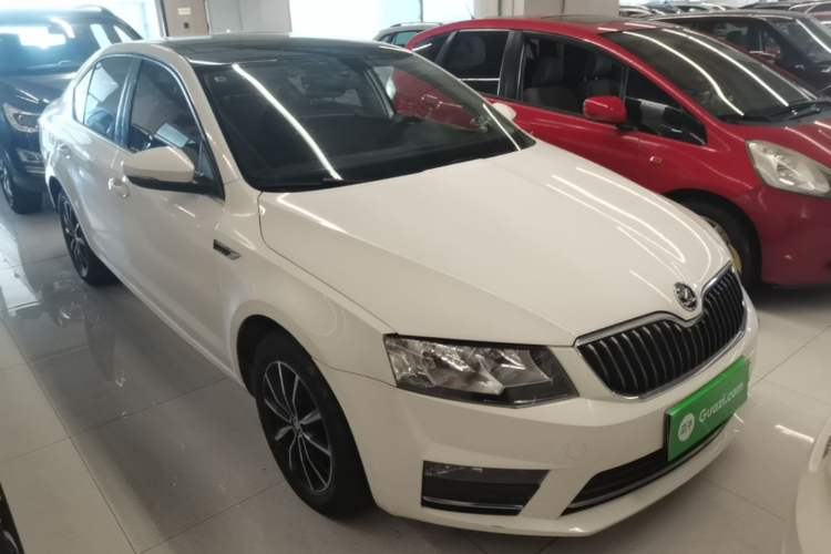 Used Skoda Octavia 2017 1.6L Automatic Smart Drive Edition Front Right 45 Deg