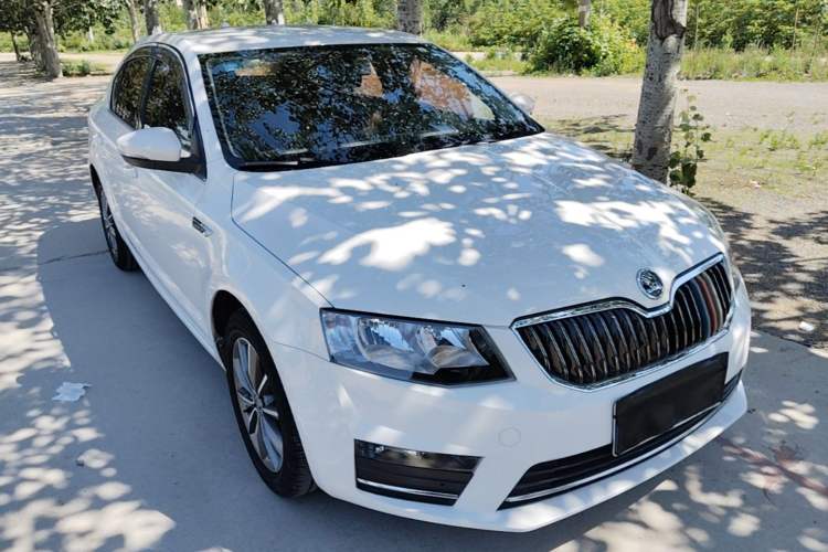 Used Skoda Octavia 2017 1.6L Manual Trend Edition Front Right 45 Deg