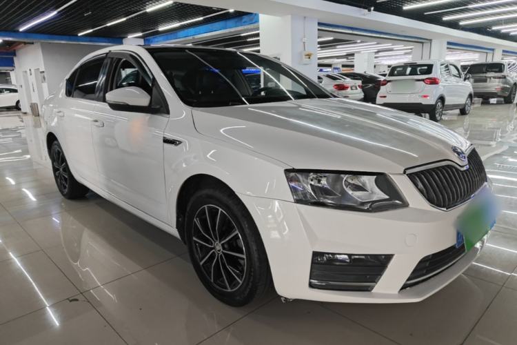 Used Skoda Octavia 2017 1.6L Manual Smart Drive Edition Front Right 45 Deg