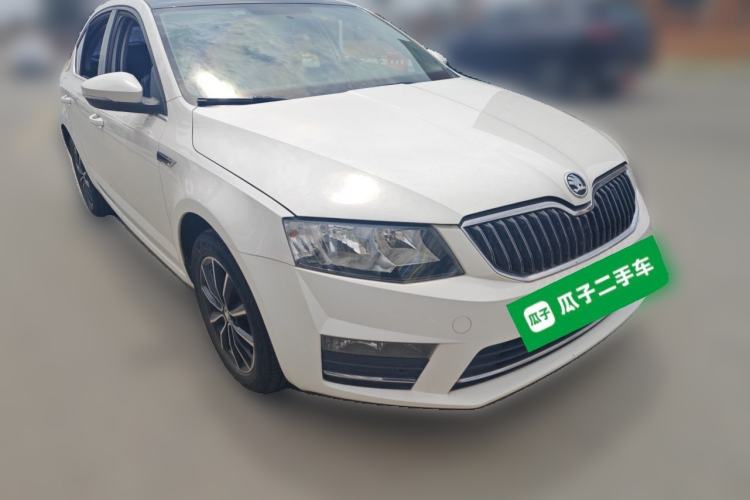 Used Skoda Octavia 2017 1.6L Manual Smart Drive Edition Front Right 45 Deg
