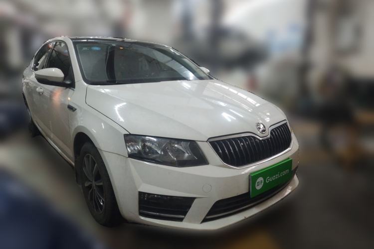 Used Skoda Octavia 2017 TSI280 DSG Smart Drive Edition Front Right 45 Deg