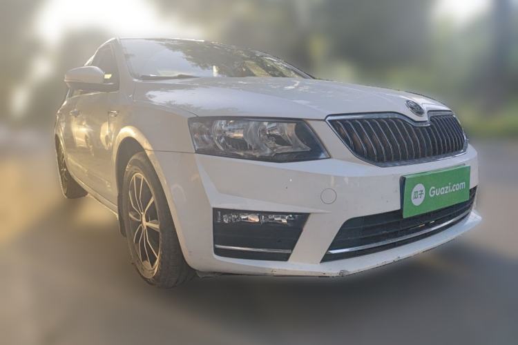 Used Skoda Octavia 2017 1.6L Automatic Smart Drive Edition Front Right 45 Deg