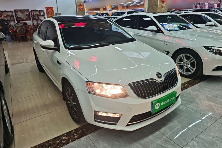 Used Skoda Octavia 2017 1.6L Automatic Smart Drive Edition Front Right 45 Deg