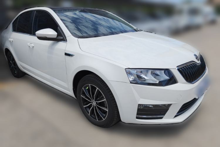 Used Skoda Octavia 2017 1.6L Automatic Smart Drive Edition Front Right 45 Deg