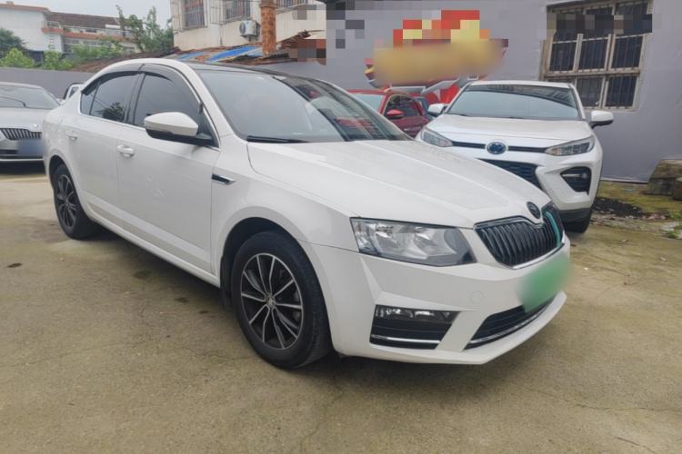 Used Skoda Octavia 2017 1.6L Automatic Smart Drive Edition Front Right 45 Deg