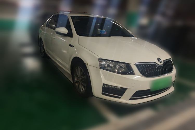 Used Skoda Octavia 2017 1.6L Automatic Chuanxing Edition Front Right 45 Deg