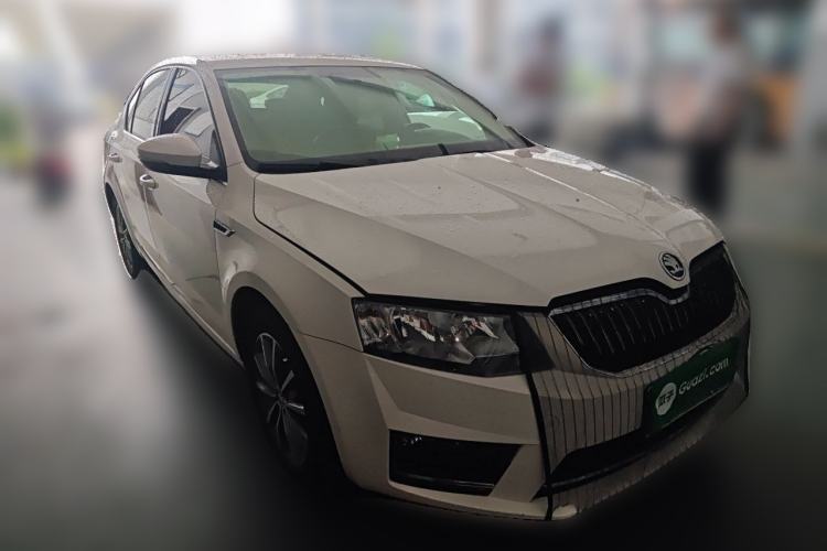Used Skoda Octavia 2017 1.6L Automatic Chuanxing Edition Front Right 45 Deg