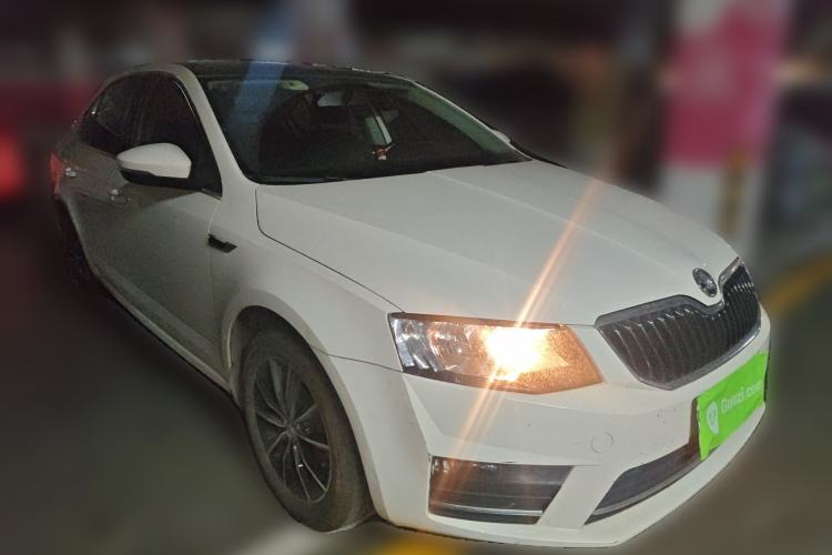 Used Skoda Octavia 2017 1.6L Automatic Smart Drive Edition Front Right 45 Deg