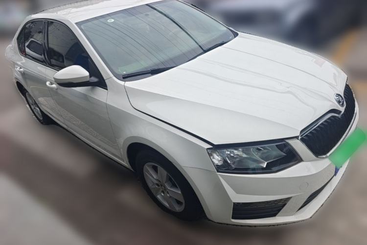 Used Skoda Octavia 2017 Classic Model 1.6L Manual Standard Edition Front Right 45 Deg