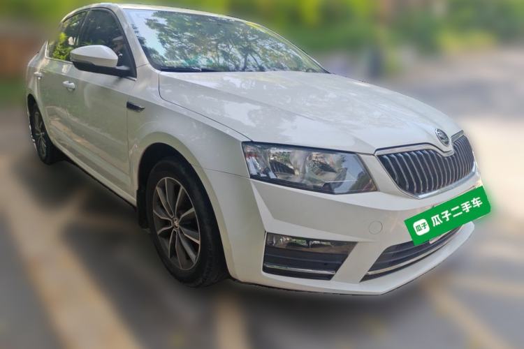 Used Skoda Octavia 2017 1.6L Manual Trend Edition Front Right 45 Deg