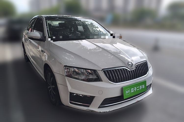 Used Skoda Octavia 2017 1.6L Automatic Smart Drive Edition Front Right 45 Deg