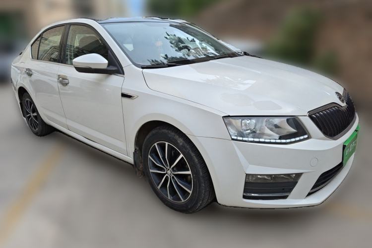 Used Skoda Octavia 2017 1.6L Manual Smart Drive Edition Front Right 45 Deg