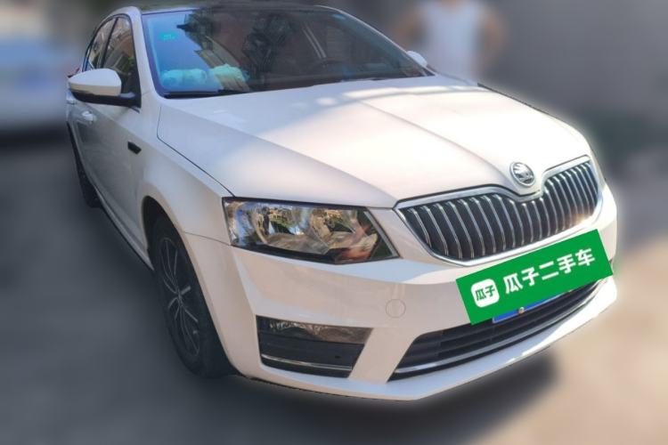 Used Skoda Octavia 2017 1.6L Manual Smart Drive Edition Front Right 45 Deg