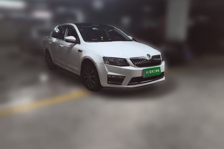 Used Skoda Octavia 2017 1.6L Automatic Chuanxing Edition Front Right 45 Deg