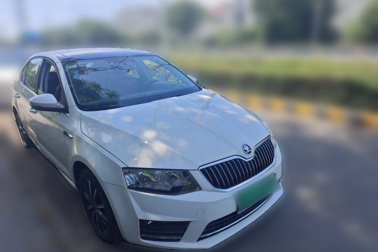 Used Skoda Octavia 2017 1.6L Automatic Smart Drive Edition Front Right 45 Deg