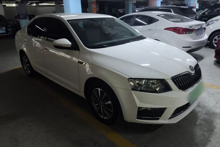 Used Skoda Octavia 2017 1.6L Manual Trend Edition Front Right 45 Deg