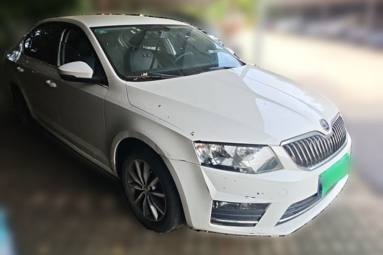 Used Skoda Octavia 2017 Classic Model 1.6L Manual Comfort Edition Front Right 45 Deg