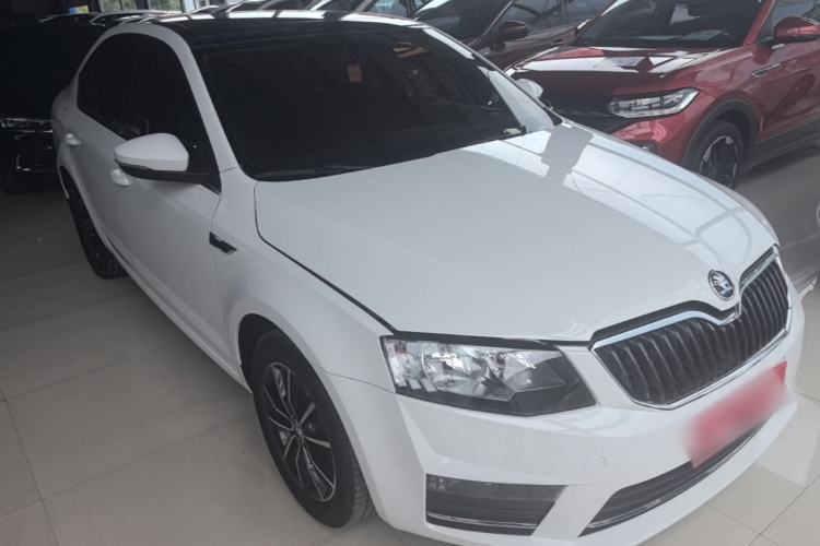 Used Skoda Octavia 2017 1.6L Automatic Smart Drive Edition Front Right 45 Deg