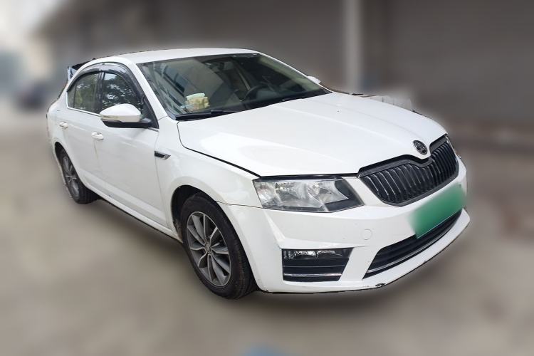 Used Skoda Octavia 2017 1.6L Automatic Chuanxing Edition Front Right 45 Deg