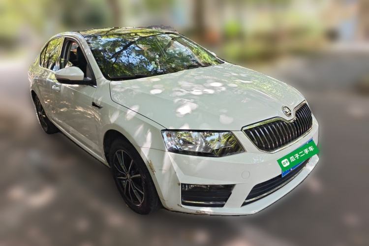 Used Skoda Octavia 2017 1.6L Automatic Smart Drive Edition Front Right 45 Deg