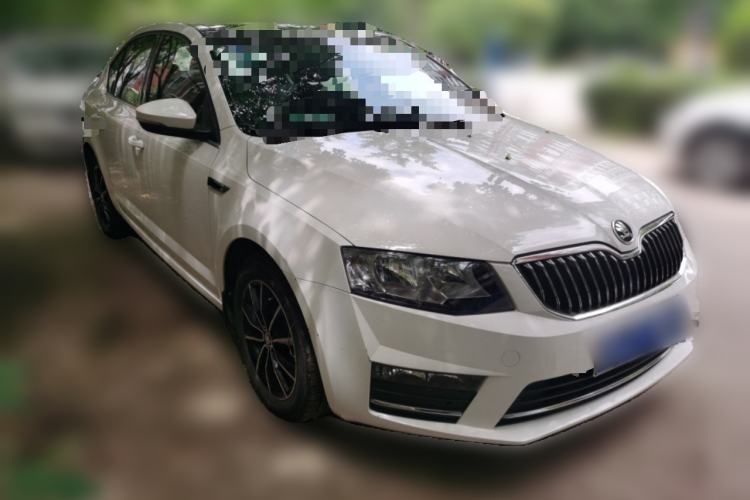 Used Skoda Octavia 2017 Classic Model 1.6L Manual Comfort Edition Front Right 45 Deg