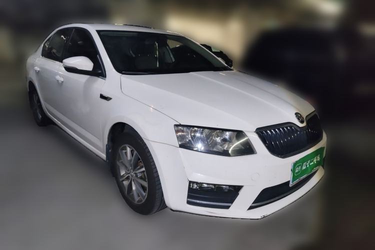 Used Skoda Octavia 2017 1.6L Automatic Chuanxing Edition Front Right 45 Deg
