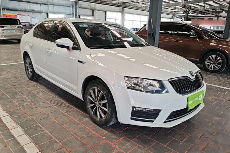 Used Skoda Octavia 2017 1.6L Manual Trend Edition Front Right 45 Deg