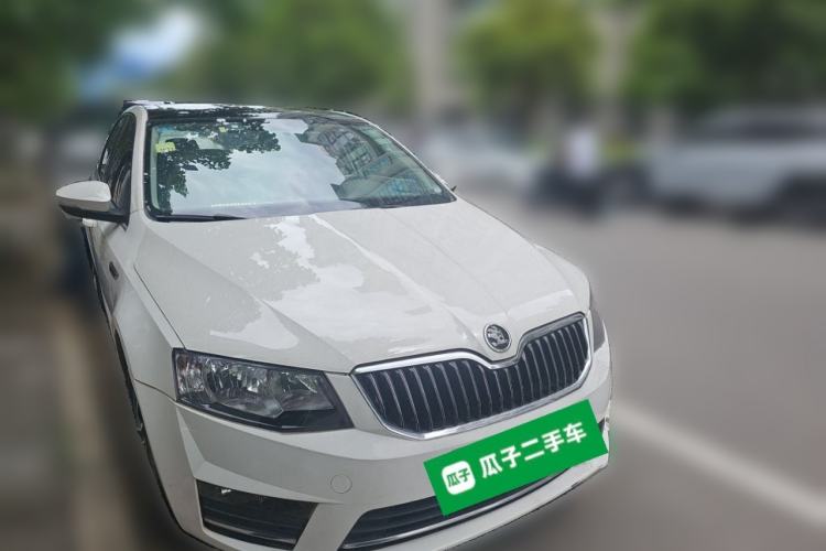 Used Skoda Octavia 2017 1.6L Automatic Smart Drive Edition Front Right 45 Deg