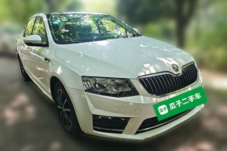 Used Skoda Octavia 2017 1.6L Manual Smart Drive Edition Front Right 45 Deg