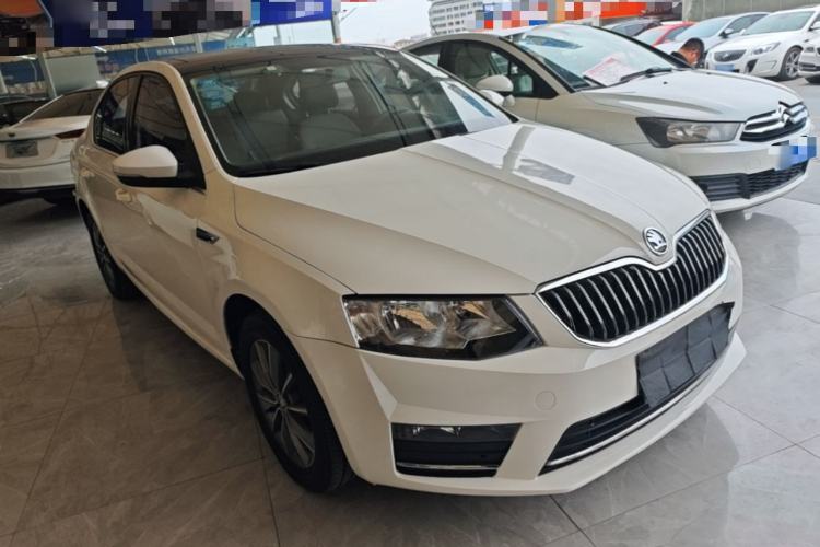 Used Skoda Octavia 2017 1.6L Automatic Chuanxing Edition Front Right 45 Deg