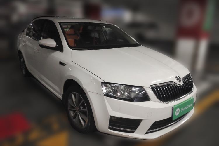 Used Skoda Octavia 2017 1.6L Automatic Chuanxing Edition Front Right 45 Deg