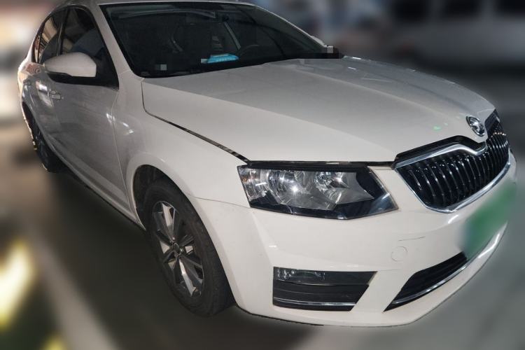 Used Skoda Octavia 2017 Classic Model 1.6L Automatic Comfort Edition Front Right 45 Deg