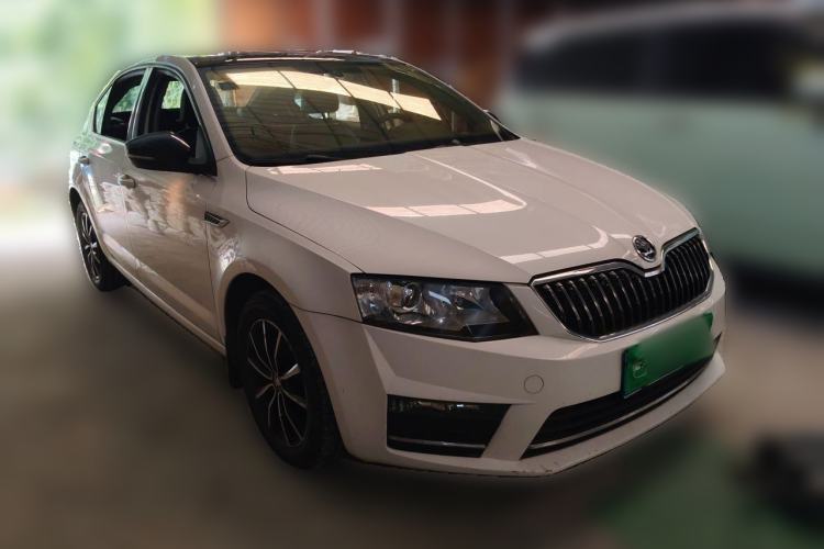 Used Skoda Octavia 2017 1.6L Automatic Smart Drive Edition Front Right 45 Deg