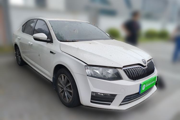 Used Skoda Octavia 2017 1.6L Automatic Chuanxing Edition Front Right 45 Deg