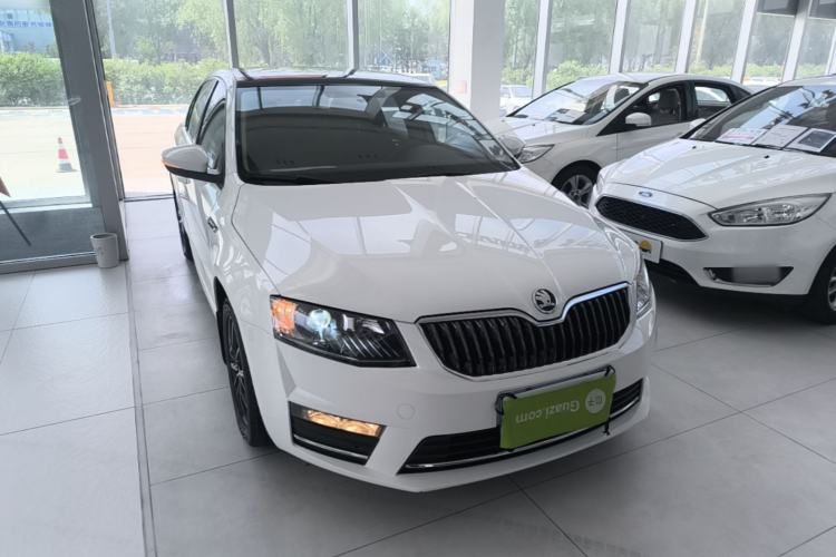 Used Skoda Octavia 2017 TSI280 DSG Smart Drive Edition Front Right 45 Deg