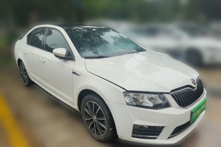 Used Skoda Octavia 2017 1.6L Automatic Smart Drive Edition Front Right 45 Deg