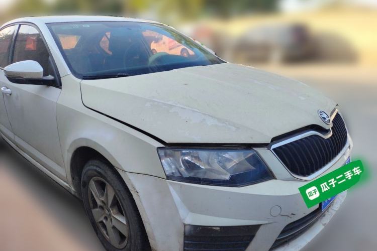Used Skoda Octavia 2017 Classic Model 1.6L Manual Standard Edition Front Right 45 Deg