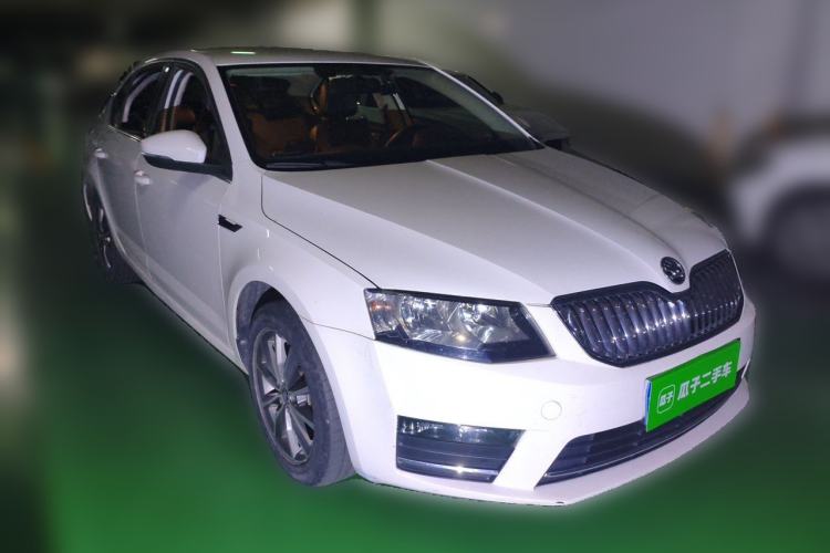Used Skoda Octavia 2017 1.6L Automatic Chuanxing Edition Front Right 45 Deg