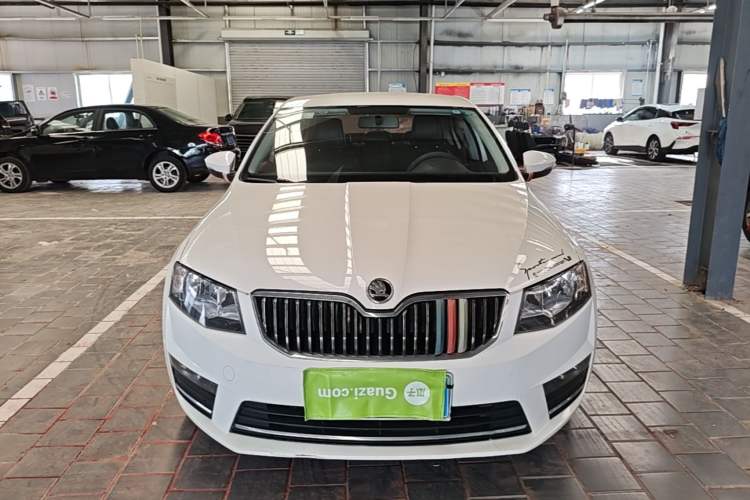 Used Skoda Octavia 2017 1.6L Manual Trend Edition Front