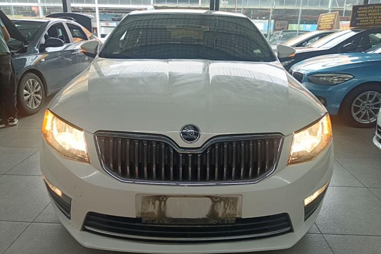 Used Skoda Octavia 2017 Classic Model 1.6L Manual Comfort Edition Front
