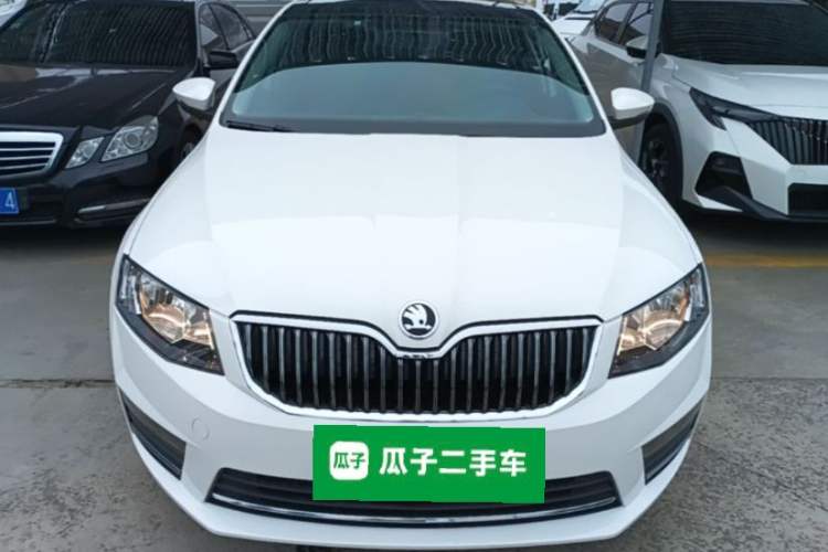 Used Skoda Octavia 2017 1.6L Automatic Smart Drive Edition Front