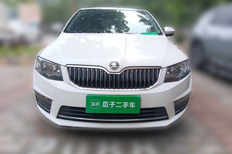 Used Skoda Octavia 2017 1.6L Automatic Smart Drive Edition Front