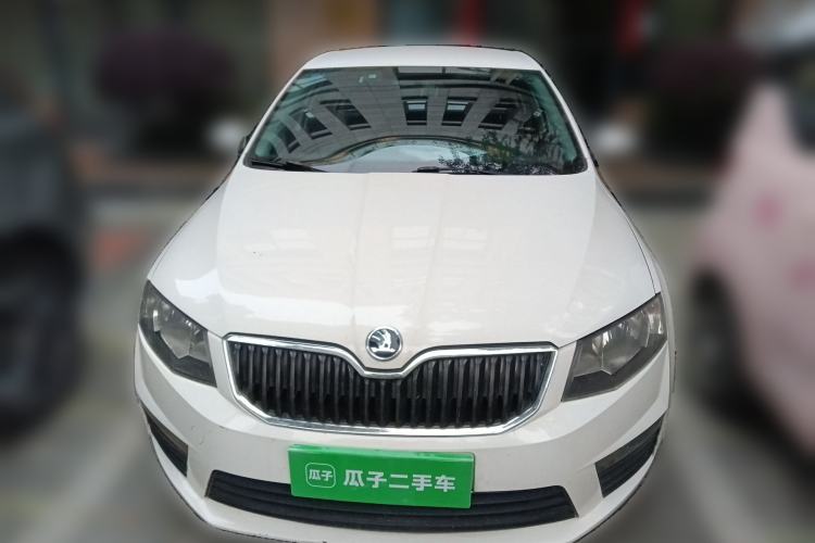 Used Skoda Octavia 2017 Classic Model 1.6L Manual Standard Edition Front
