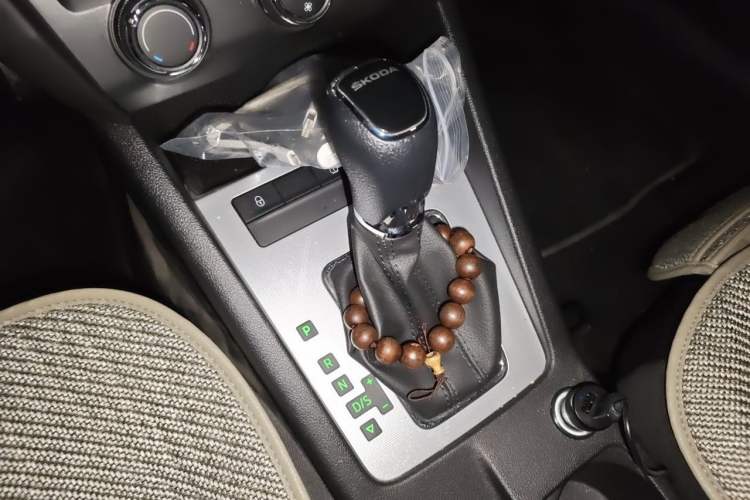 Used Skoda Octavia 2017 1.6L Automatic Chuanxing Edition Gear Lever