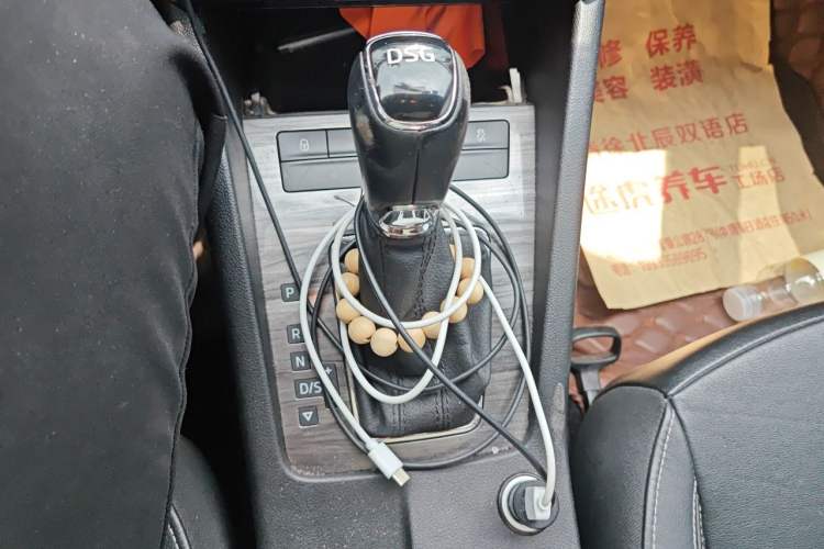 Used Skoda Octavia 2017 TSI280 DSG Smart Drive Edition Gear Lever